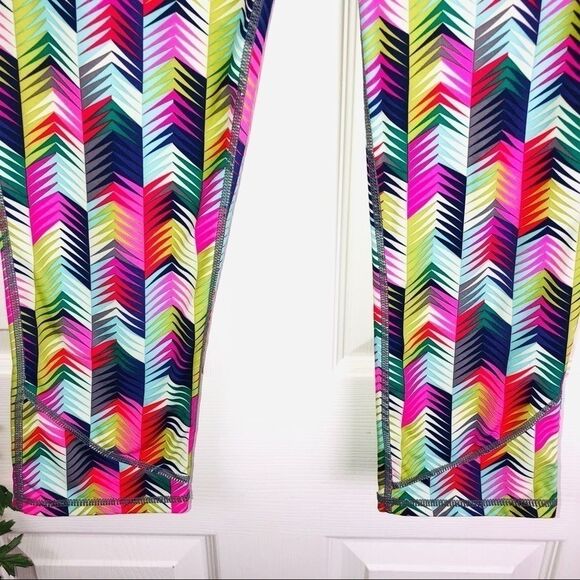 Fabletics Lima high intensity Multi Color Capri crop leggings Medium - Picture 5 of 10